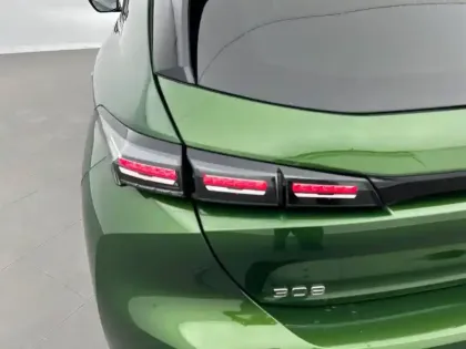 Photo 16 Peugeot 308  PureTech 130ch S&S EAT8