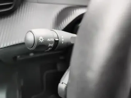 Photo 13 Peugeot 2008  PureTech 130 S&S EAT8