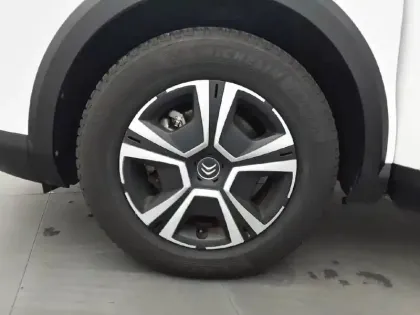 Photo 12 Citroën C4 e- 136 ch Automatique