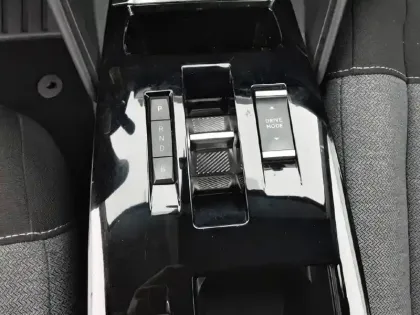 Photo 13 Citroën C4 e- 136 ch Automatique