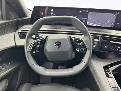 Photo 8 Peugeot 5008  Hybrid 136 e-DCS6