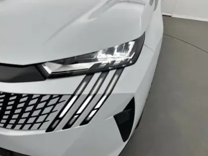 Photo 46 Peugeot 5008  Hybrid 136 e-DCS6