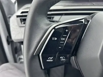 Photo 22 Peugeot 5008  Hybrid 136 e-DCS6