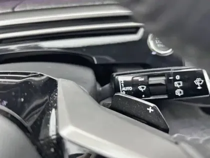 Photo 55 Peugeot 5008  Hybrid 136 e-DCS6