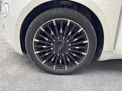 Photo 20 Fiat 500  e 95 ch