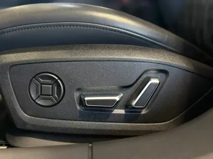 Photo 7 Audi A6  Avant 55 TFSIe 367 ch S tronic 7 Quattro