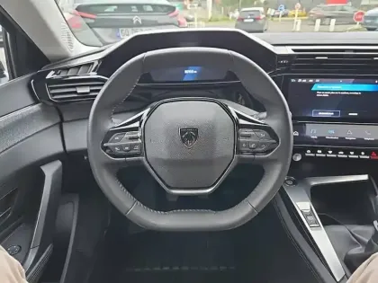 Photo 8 Peugeot 308  SW PureTech 130ch S&S BVM6