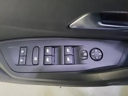 Photo 80 Peugeot 308  SW PureTech 130ch S&S BVM6