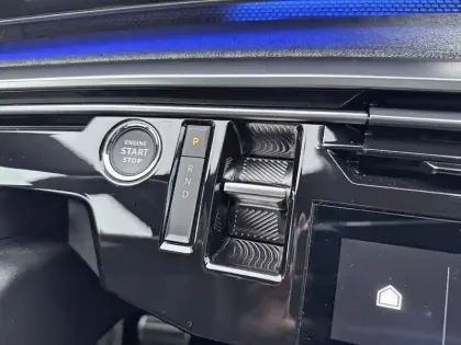 Photo 13 Peugeot 3008  Electrique 210 ch 73 kWh