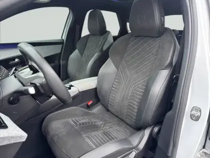 Photo 10 Peugeot 3008  Electrique 210 ch 73 kWh