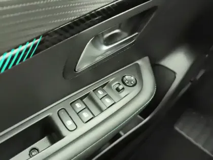 Photo 15 Peugeot 208  PureTech 100 S&S BVM6