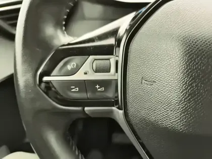 Photo 14 Peugeot 208  PureTech 100 S&S BVM6