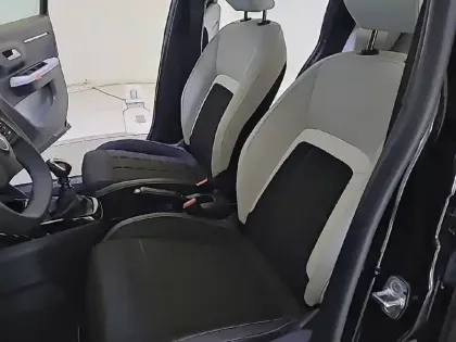 Photo 27 Citroën C3  Turbo 100 ch BVM6