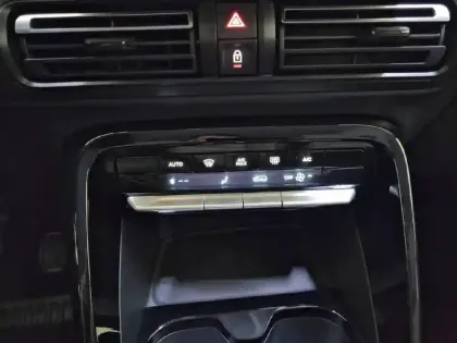 Photo 39 Citroën C3  Turbo 100 ch BVM6