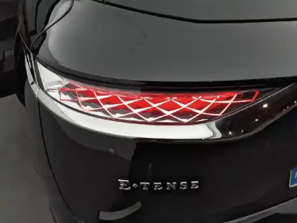 Photo 16 DS Ds 7 DS7 Crossback Hybride E-Tense 225 EAT8