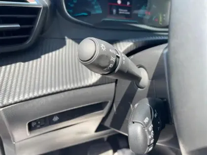 Photo 13 Peugeot 2008  Electrique 136 ch