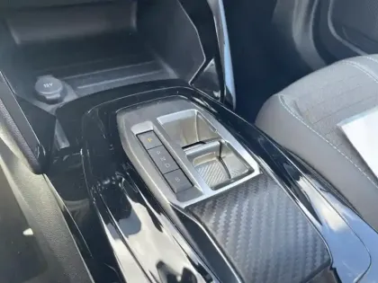 Photo 16 Peugeot 2008  Electrique 136 ch