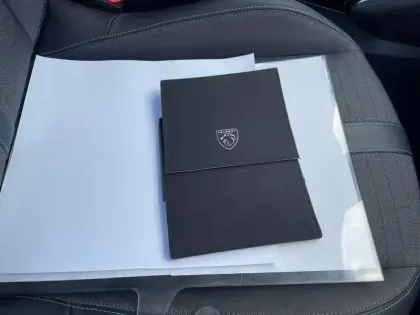 Photo 23 Peugeot 2008  Electrique 136 ch