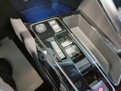 Photo 16 Peugeot 3008  Hybrid 136 e-DCS6