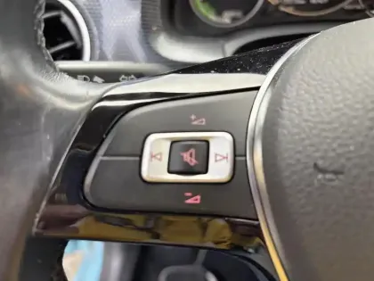 Photo 44 Volkswagen Up e-! 83 Electrique