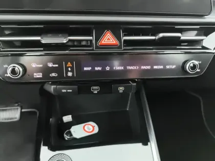 Photo 11 Kia Niro  EV Electrique 204 ch