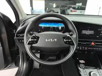 Photo 10 Kia Niro  EV Electrique 204 ch
