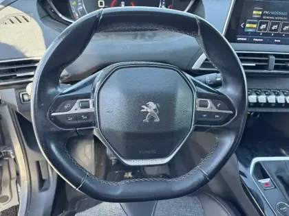 Photo 10 Peugeot 5008  1.6 BlueHDi 120ch S&S BVM6