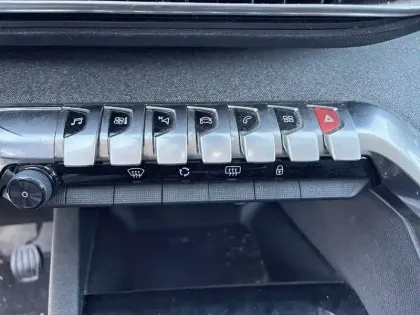 Photo 7 Peugeot 5008  1.6 BlueHDi 120ch S&S BVM6