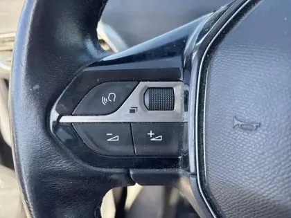 Photo 14 Peugeot 5008  1.6 BlueHDi 120ch S&S BVM6