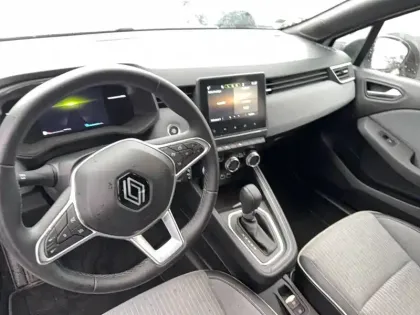 Photo 7 Renault Clio  E-Tech full hybrid 145