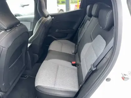 Photo 8 Renault Clio  E-Tech full hybrid 145