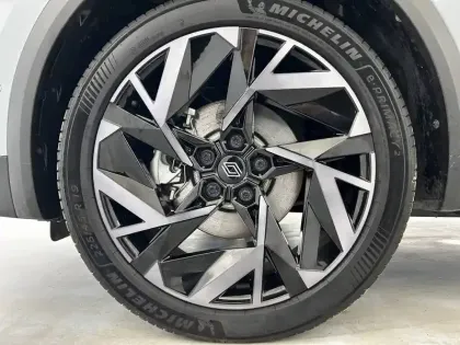 Photo 19 Renault Symbioz  E-Tech full hybrid 145