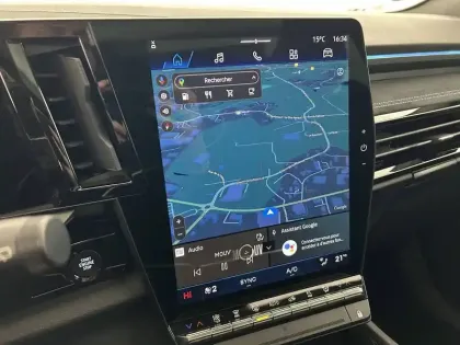 Photo 33 Renault Austral  E-Tech full hybrid 200 GSR2