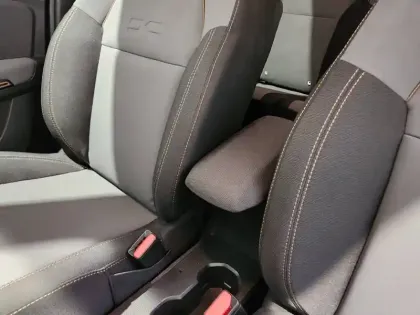 Photo 10 Dacia Jogger  Hybrid 140 7 places GSR2