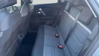 Photo 20 Citroën C4 e- 136 ch Automatique