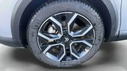 Photo 10 Citroën C4 e- 136 ch Automatique