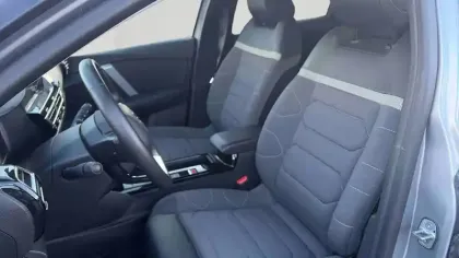 Photo 11 Citroën C4 e- 136 ch Automatique