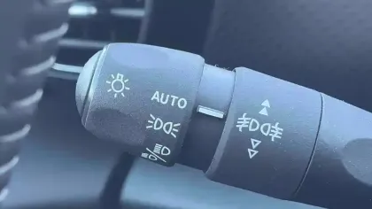 Photo 13 Citroën C4 e- 136 ch Automatique