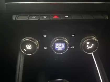 Photo 23 Renault Clio  E-Tech 140 - 21N