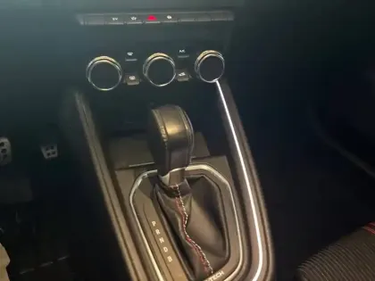 Photo 13 Renault Clio  E-Tech 140 - 21N