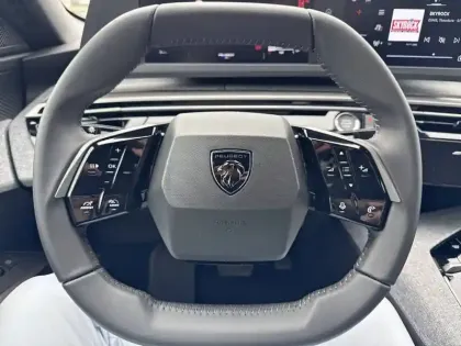 Photo 28 Peugeot 3008  Hybrid 145 e-DCS6