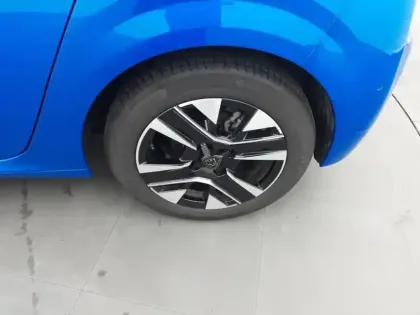 Photo 12 Peugeot 208  Hybrid 100 e-DCS6