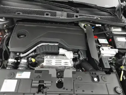 Photo 14 Citroën C4  Hybride 136 e-DCS6