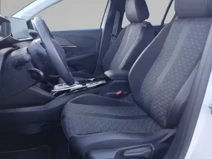 Photo 10 Peugeot 208  Electrique 50 kWh 136ch