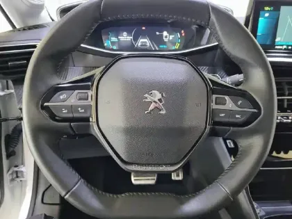 Photo 29 Peugeot 208  Electrique 50 kWh 136ch