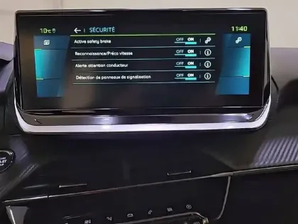 Photo 42 Peugeot 208  Electrique 50 kWh 136ch