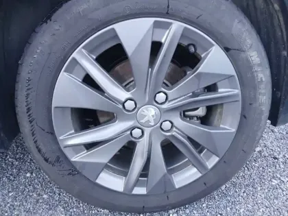 Photo 12 Peugeot 208  Electrique 50 kWh 136ch