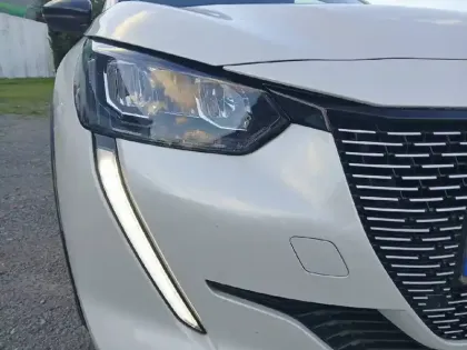 Photo 15 Peugeot 208  Electrique 50 kWh 136ch