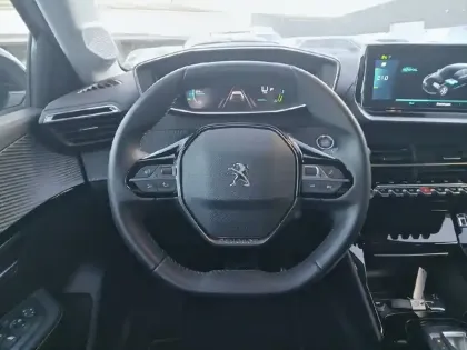 Photo 8 Peugeot 208  Electrique 50 kWh 136ch