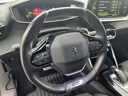 Photo 8 Peugeot 2008  BlueHDi 130 S&S EAT8